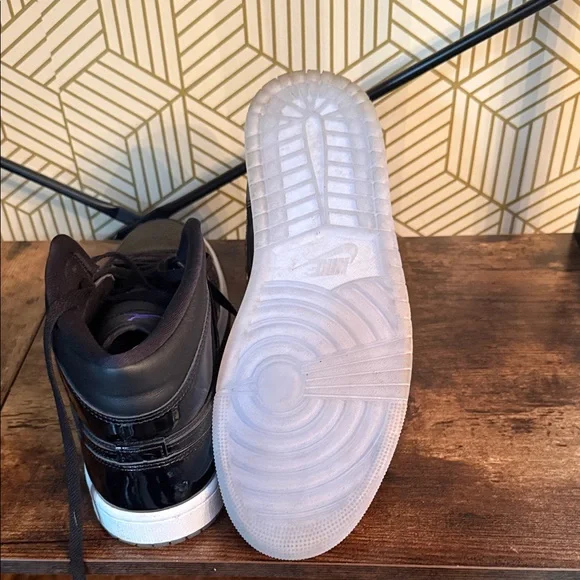 Nike Jordan 1s Space Jams - Picture 3 of 4